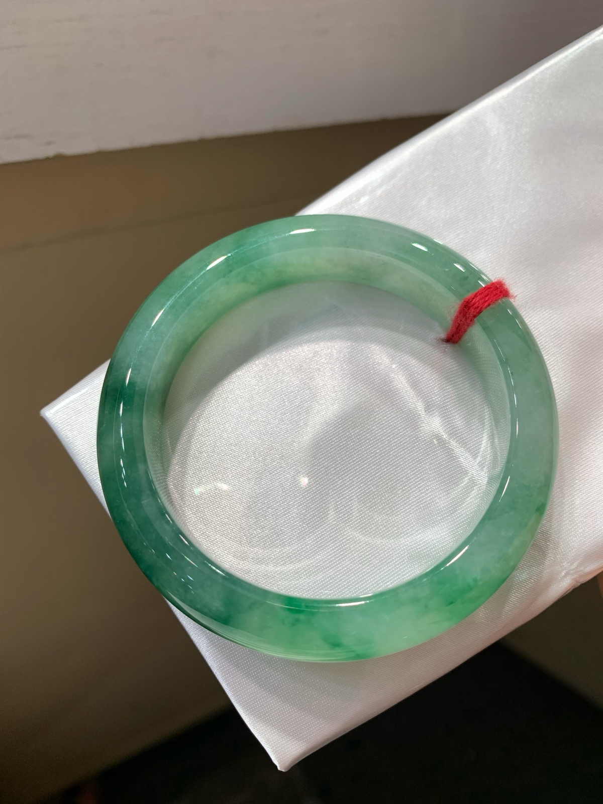 尺寸54.2/12.6/8.8，晴绿花手镯
水润清爽