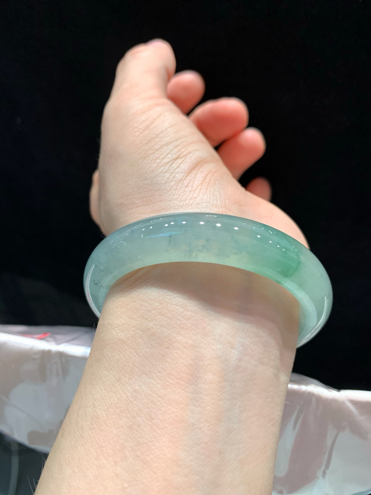 尺寸52.1/11.9/8.0，
水润细腻