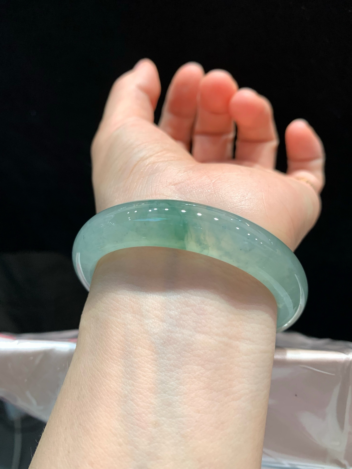 尺寸52.1/11.9/8.0，
水润细腻