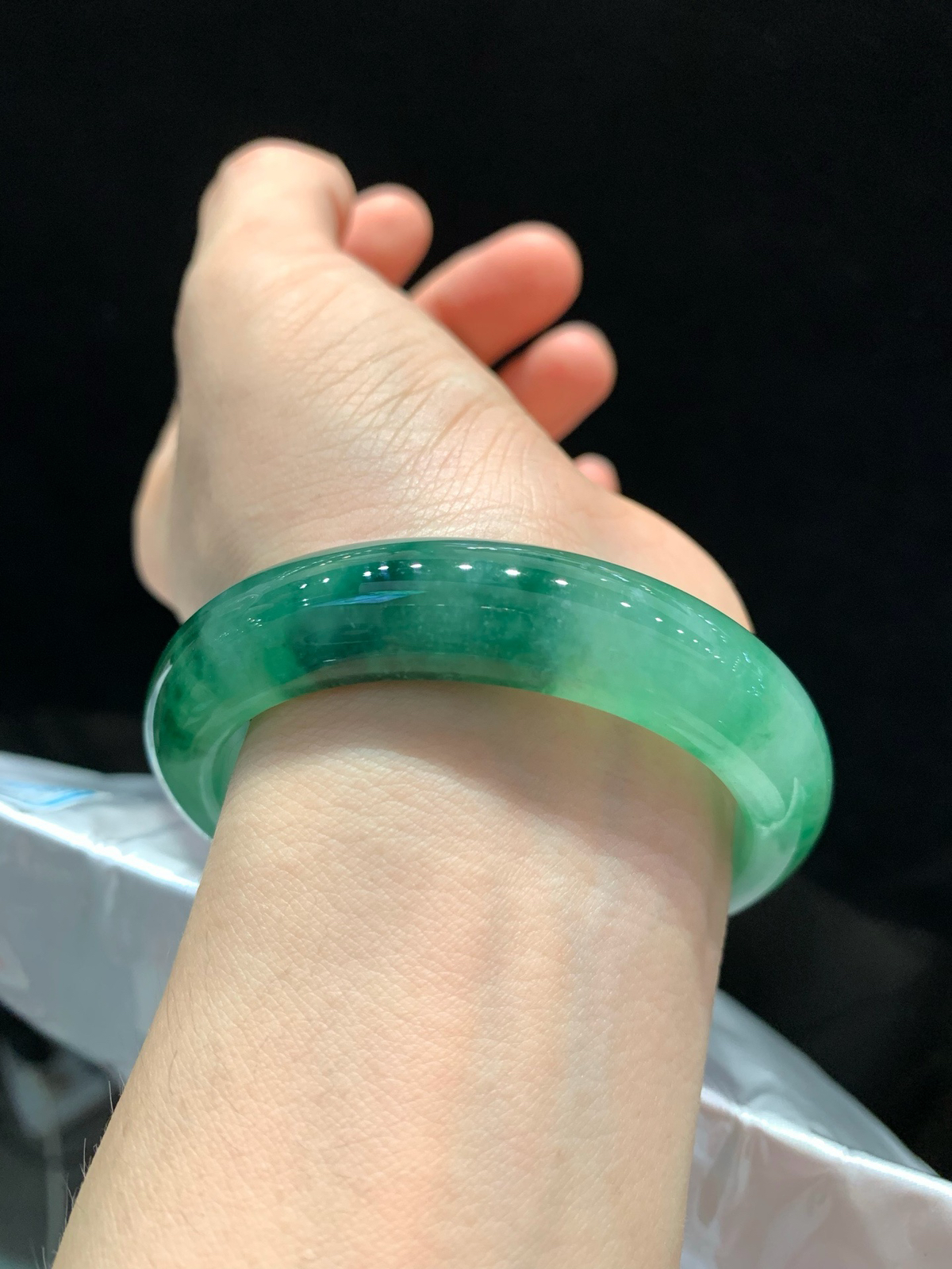 尺寸54.2/12.6/8.8，晴绿花手镯
水润清爽