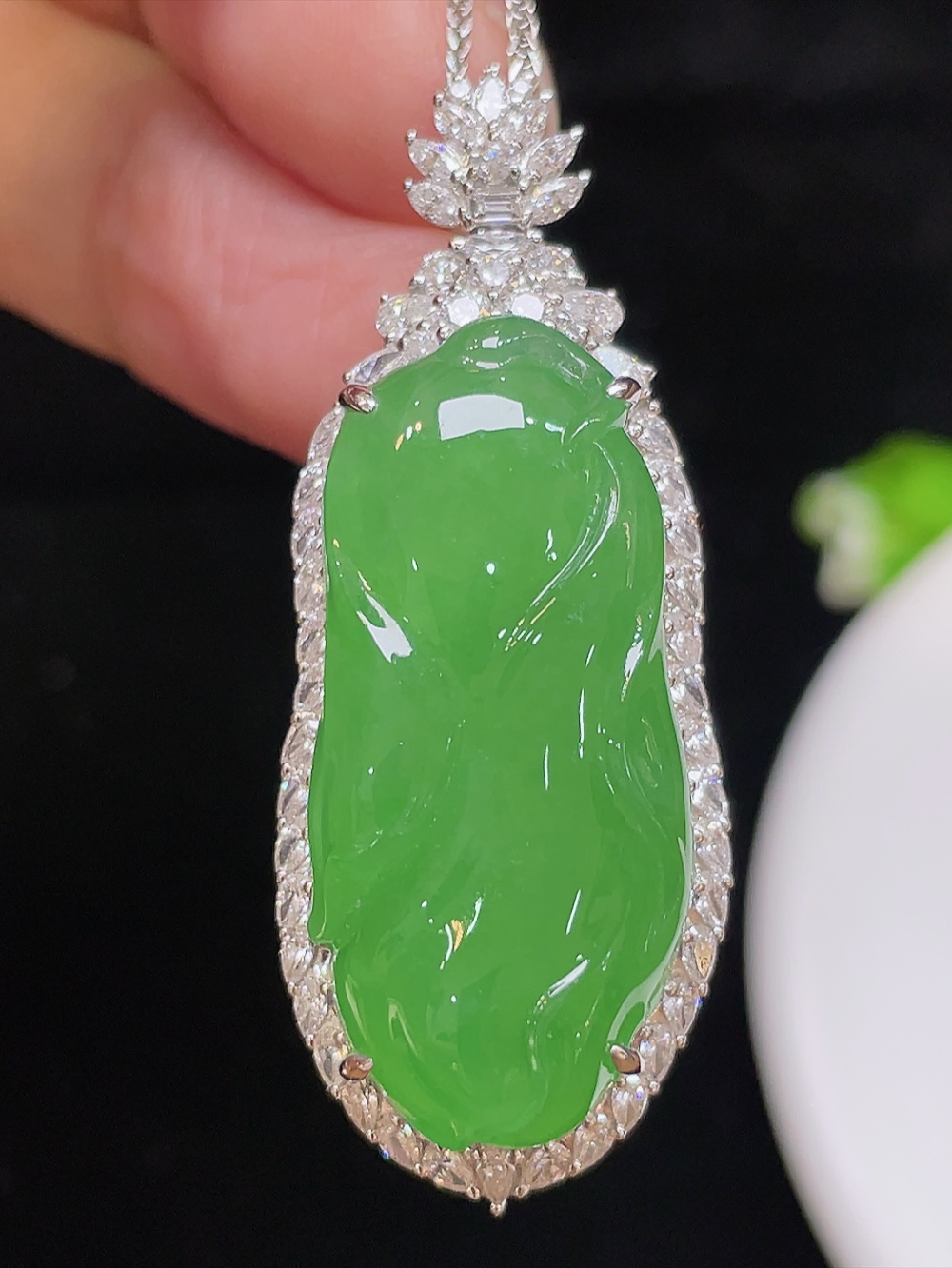 ️【高冰阳绿，福瓜】大件饱满，通透水润，玉质细腻，翠色鲜艳，18k金奢华钻石镶嵌️，30.8-1