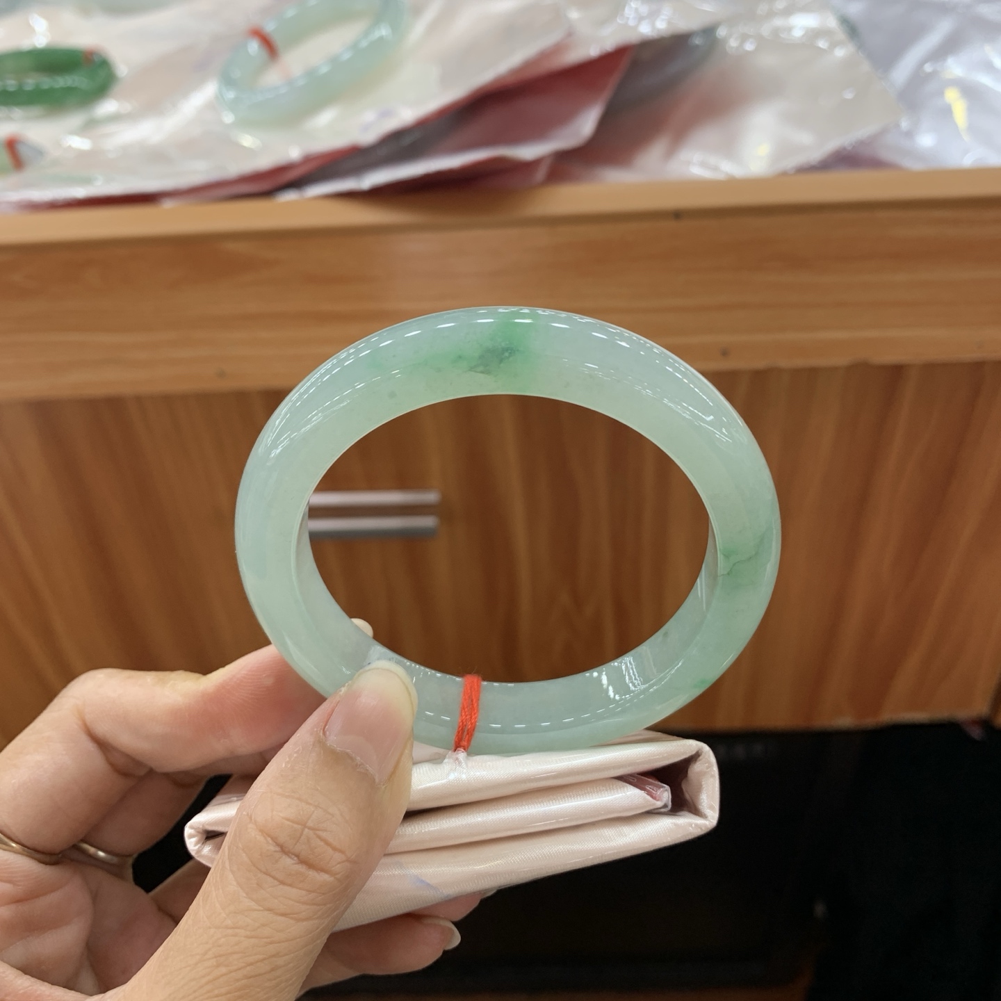 070223HT 冰飘绿花正圈翡翠手镯 58.5-11-9.4