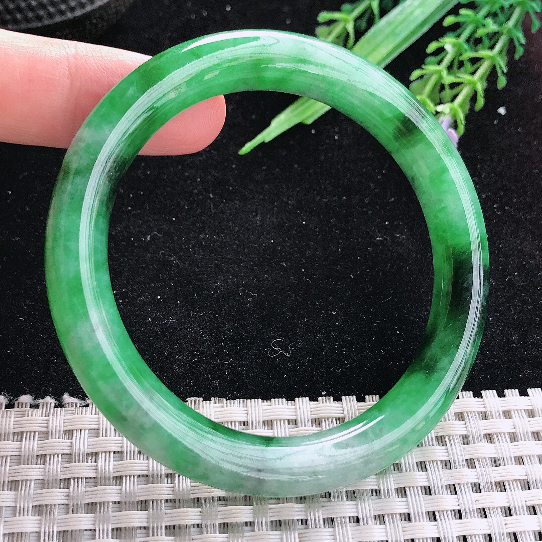 实拍A货翡翠56.5/9.8/9.6老坑精美辣阳绿圆条手镯平安镯平安镯