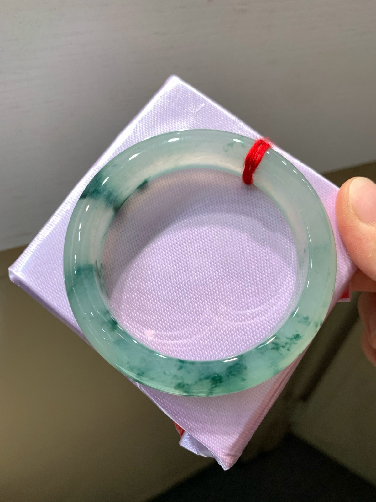 尺寸53.4/12.4/8.6，冰种飘花手镯
冰透水润 清新甜美