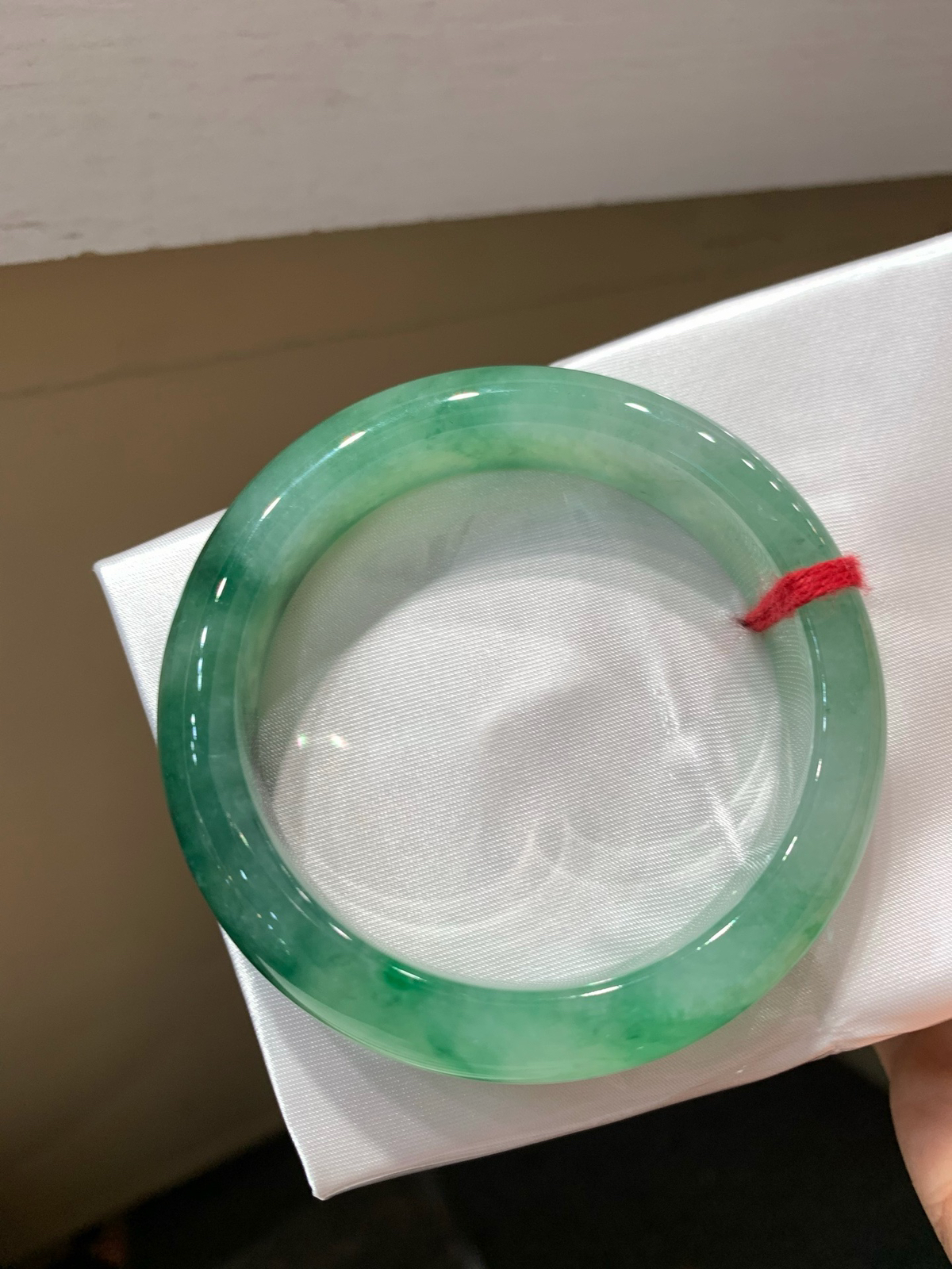 尺寸54.2/12.6/8.8，晴绿花手镯
水润清爽