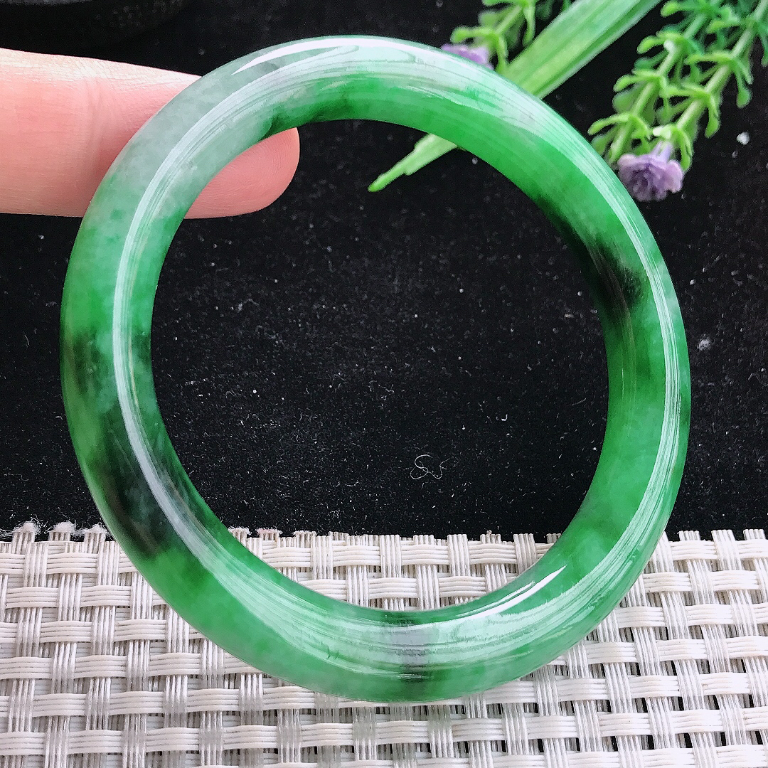 实拍A货翡翠56.5/9.8/9.6老坑精美辣阳绿圆条手镯平安镯平安镯