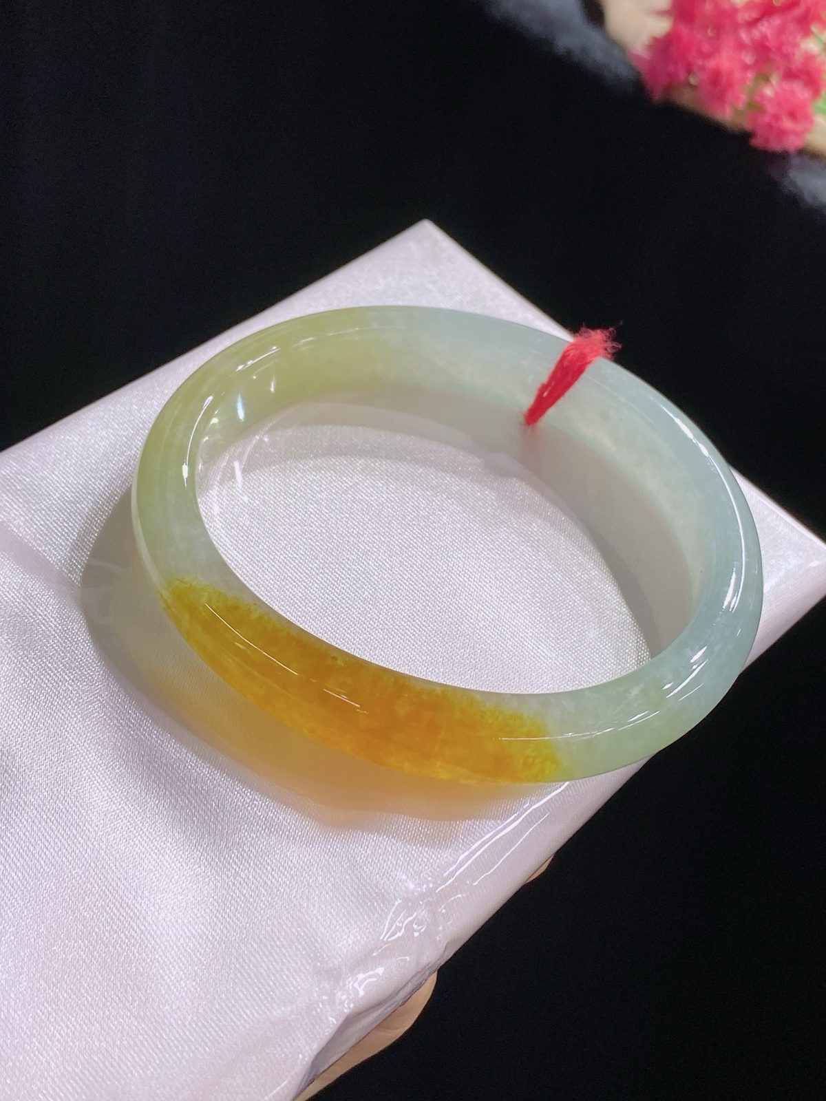 【冰黄翡】贵妃手镯，天然黄浓郁，艳丽十足，尺寸57/50/11/7.3