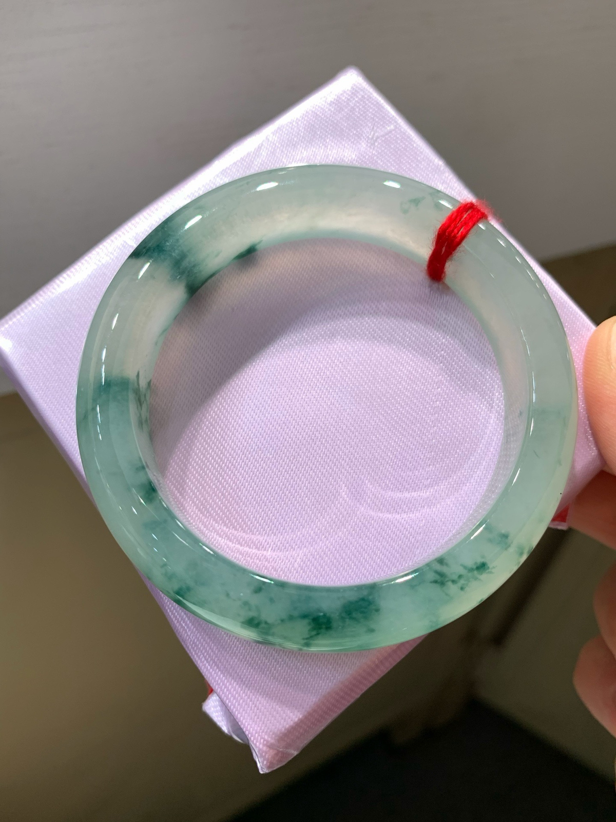 尺寸53.4/12.4/8.6，冰种飘花手镯
冰透水润 清新甜美