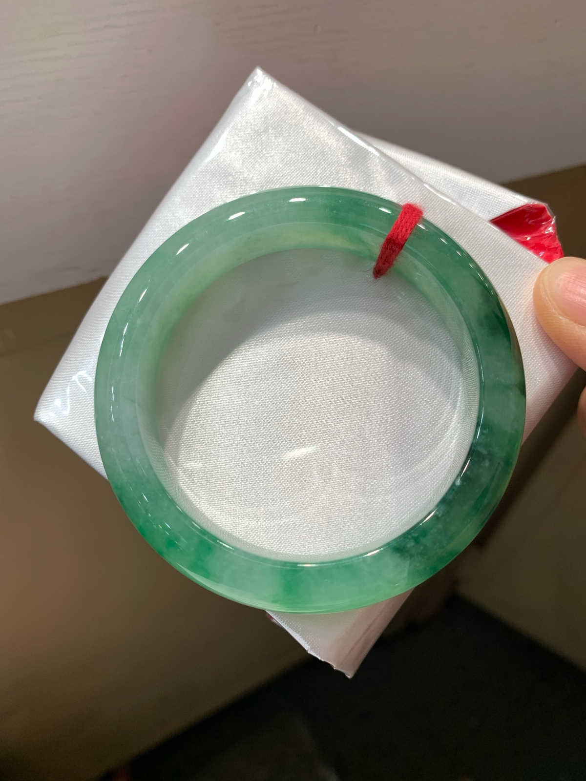 尺寸54.2/12.6/8.8，晴绿花手镯
水润清爽