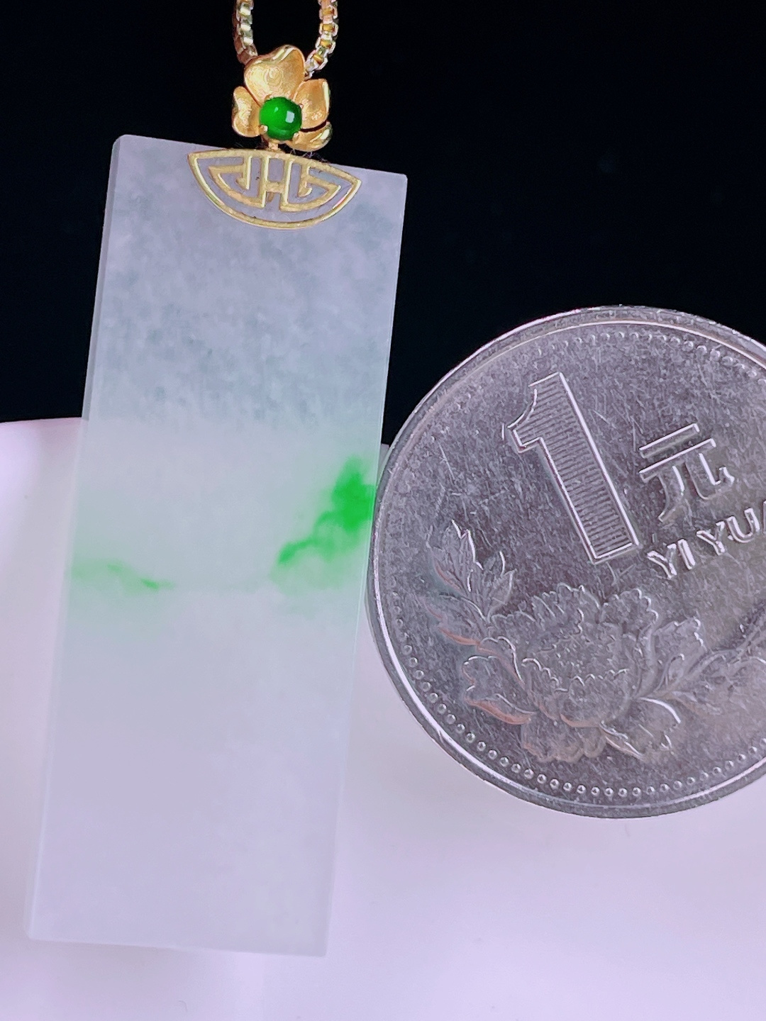 ️冰种无事牌，老种起光，细底通透，尺寸：42.6裸石37.5/13.8/3.5mm0703