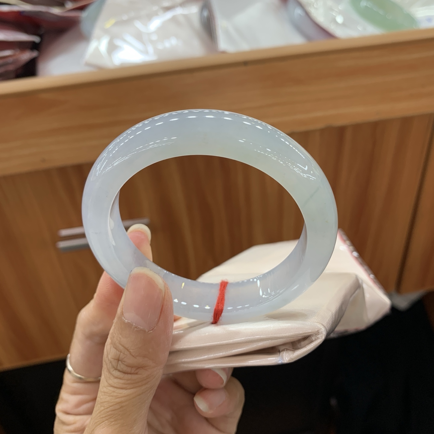 070232HT 冰底色正圈翡翠手镯 55-12.6-9