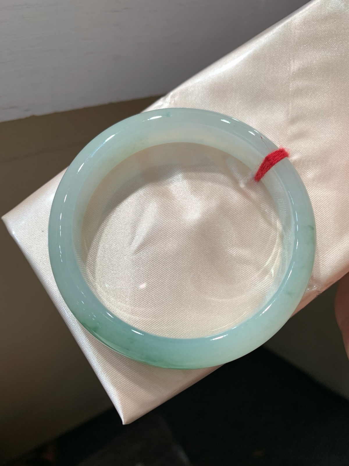 尺寸59.8/13.2/7.9，细糯手镯
水润细腻 清新甜美
