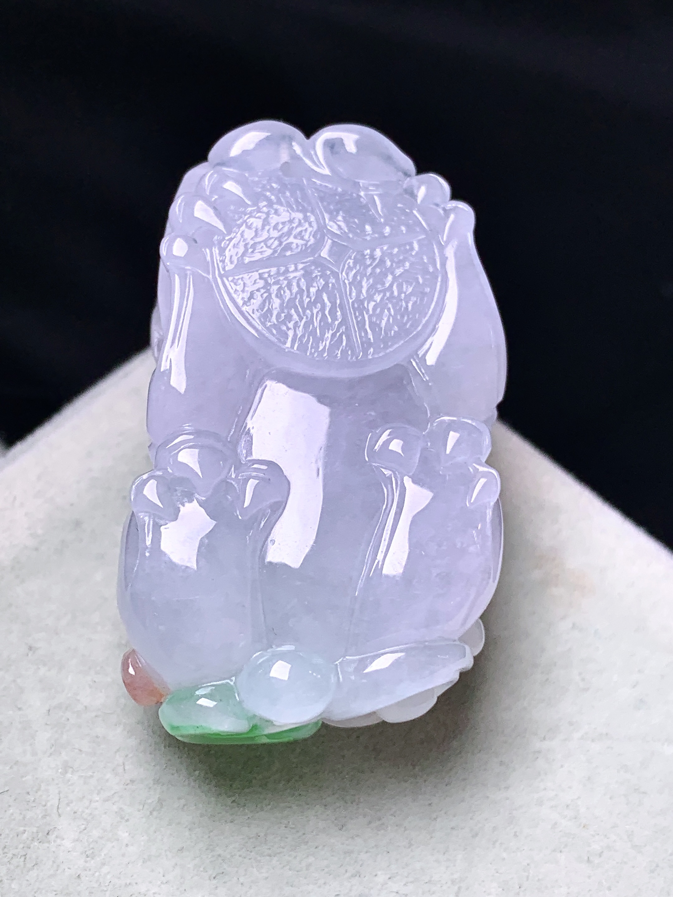 飘绿貔貅吊坠 玉质细腻 色泽艳丽清新 整体尺寸36.6*20.5*13 a5