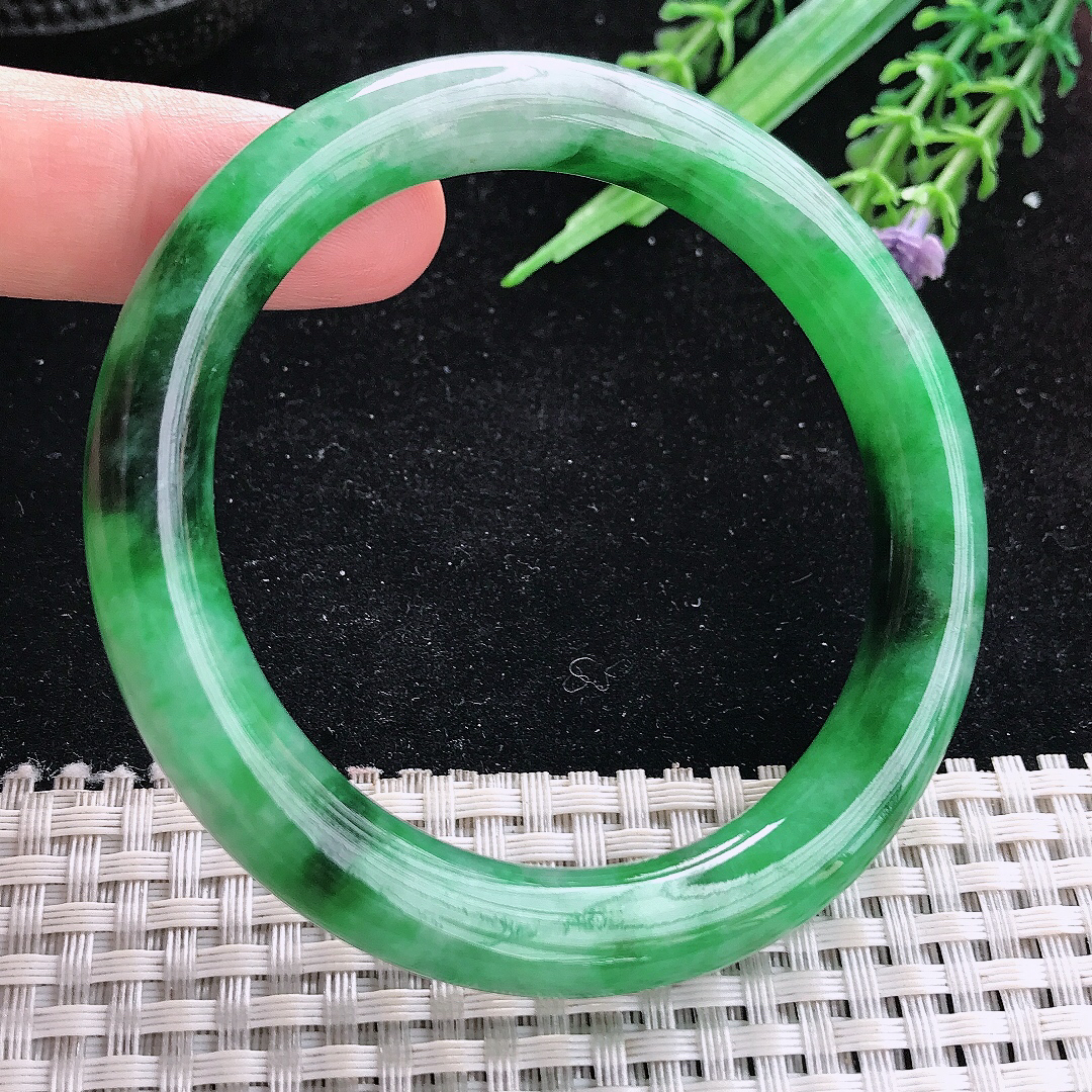 实拍A货翡翠56.5/9.8/9.6老坑精美辣阳绿圆条手镯平安镯平安镯