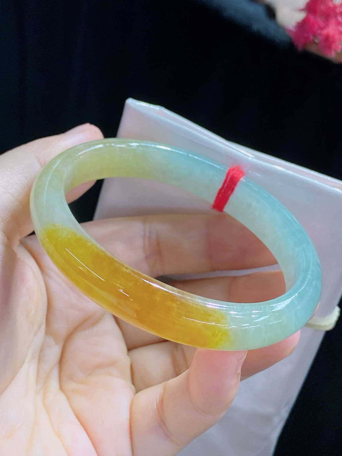 【冰黄翡】贵妃手镯，天然黄浓郁，艳丽十足，尺寸57/50/11/7.3