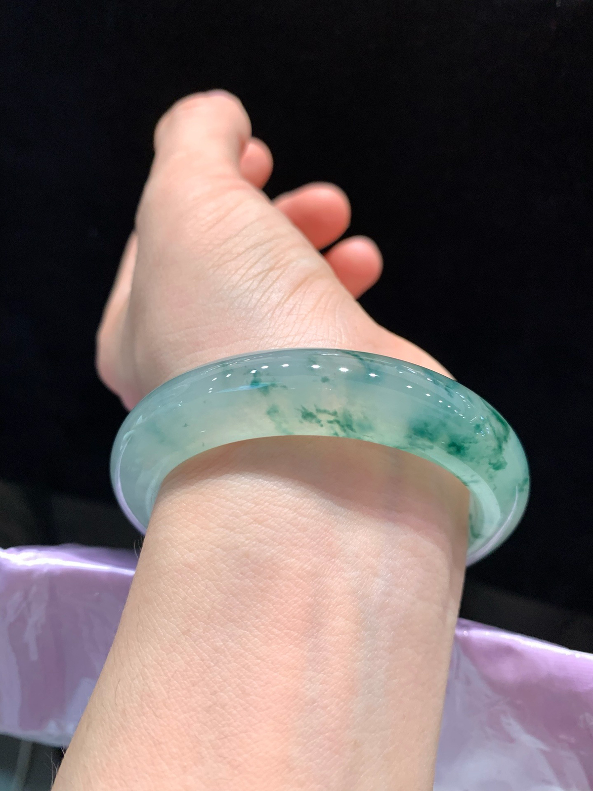 尺寸53.4/12.4/8.6，冰种飘花手镯
冰透水润 清新甜美