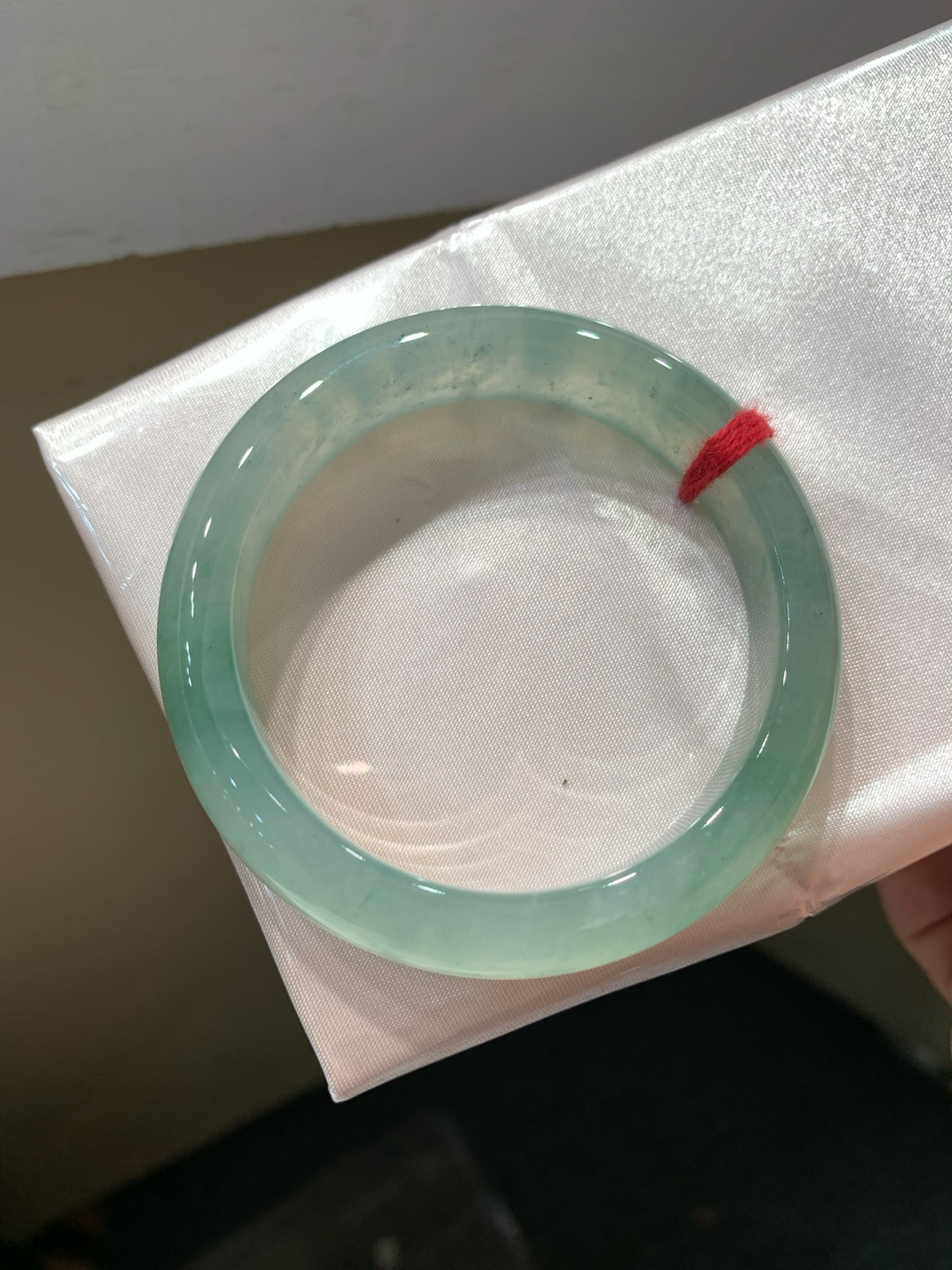 尺寸52.1/11.9/8.0，
水润细腻