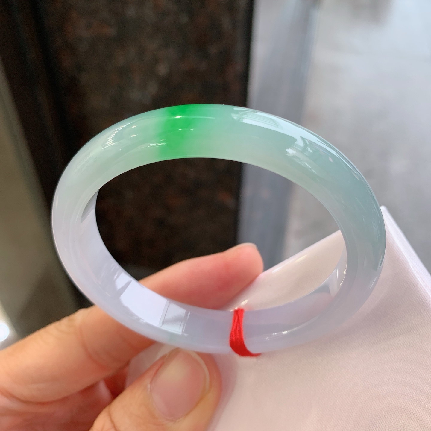 贵妃冰飘绿 无裂 尺寸：54.6/47/11/7 种色俱佳