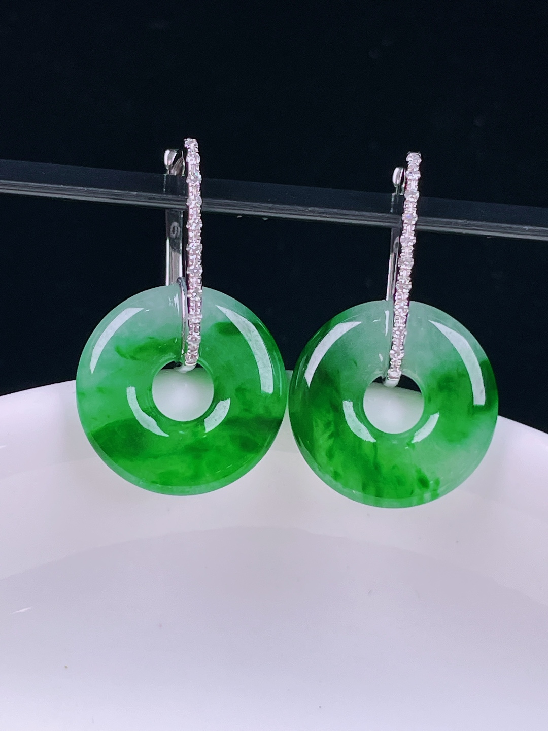 ️辣绿耳坠，老种起光，细底通透，尺寸：裸石14/2.8mm0703
