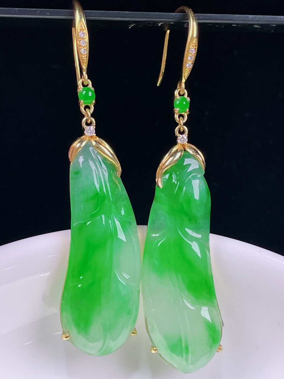 ️阳绿耳坠，老种起光，细底通透，尺寸：49/11.5/4裸石30/11.4/3mm0703