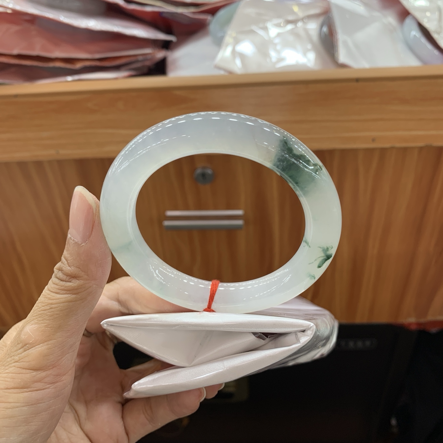 070241WW 冰飘花圆条翡翠手镯 57.1-11.7-11.3