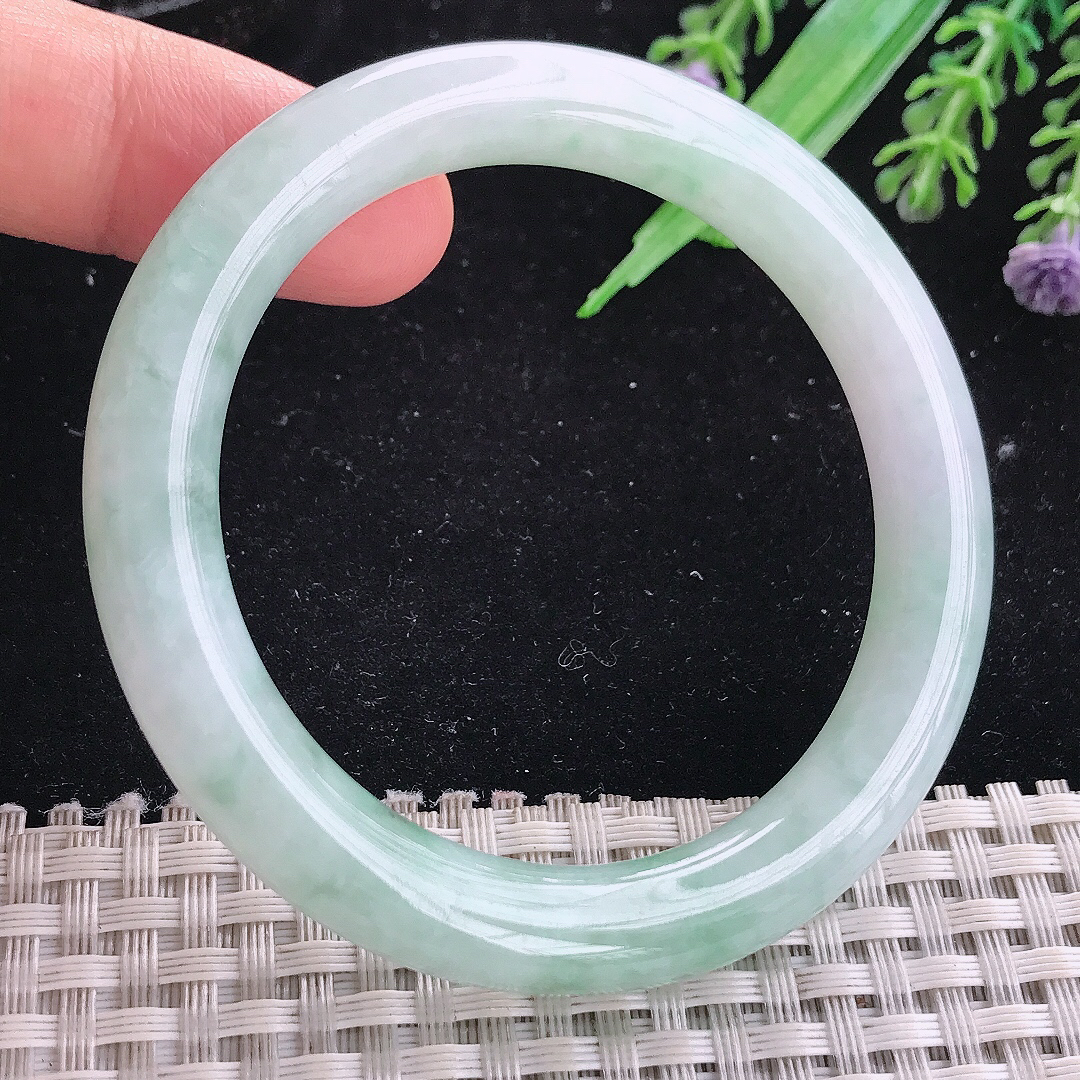 实拍A货翡翠51.5/8.8/9老坑冰润飘花圆条手镯平安镯