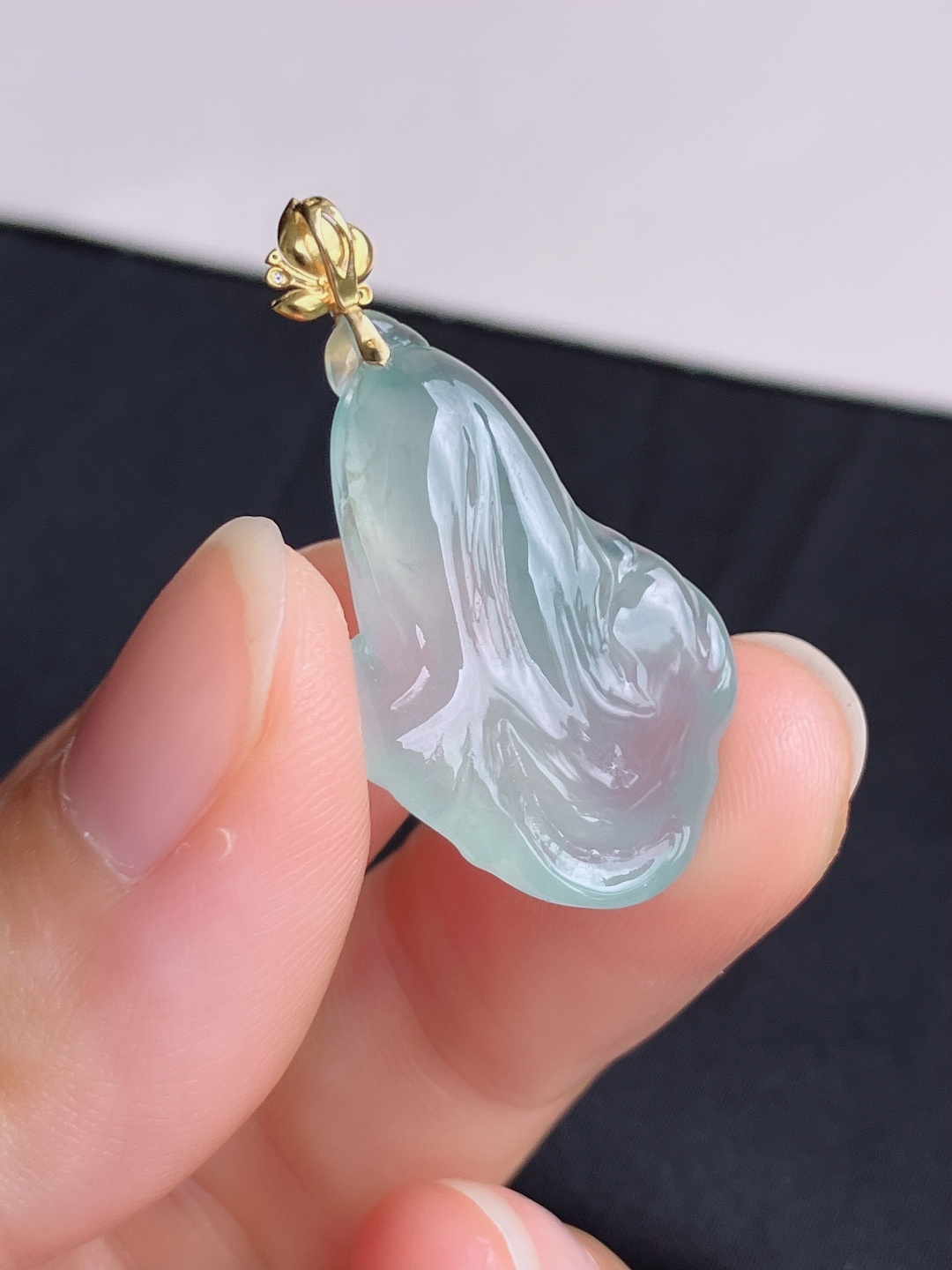 底色玉兰花，晶莹剔透，尺寸35/28.6/18/6.5/自然光实拍