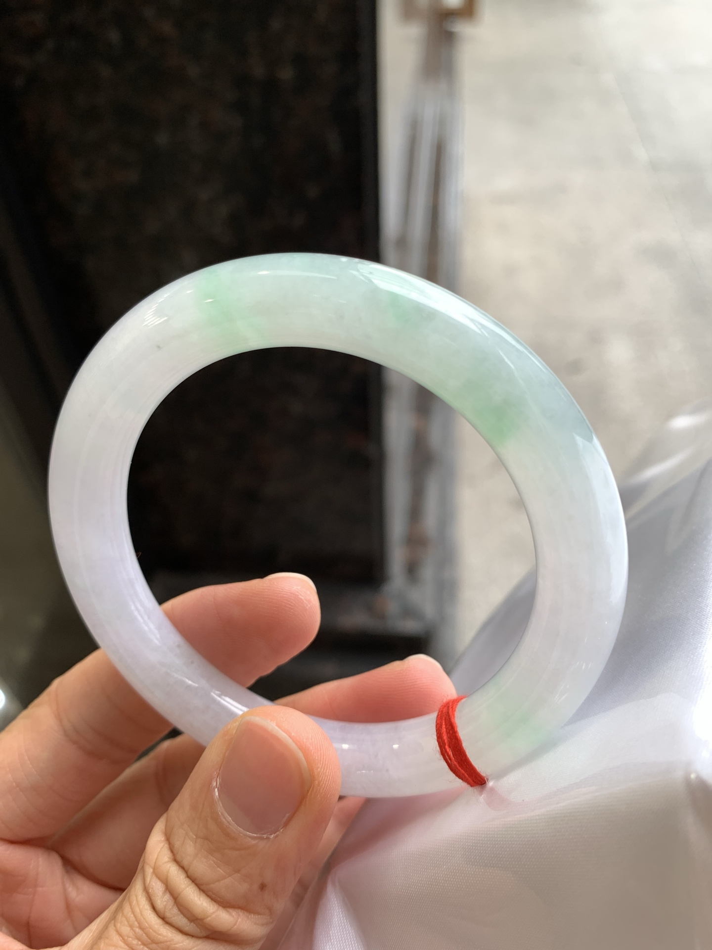 圆条冰飘绿 有纹 尺寸：56.8/10/10.2 清爽