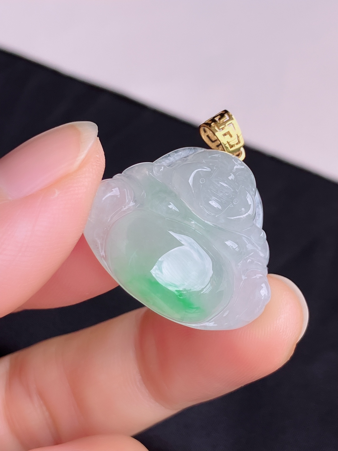 翠绿弥勒佛，色美清爽，尺寸26.8/22.5/8/自然光实拍