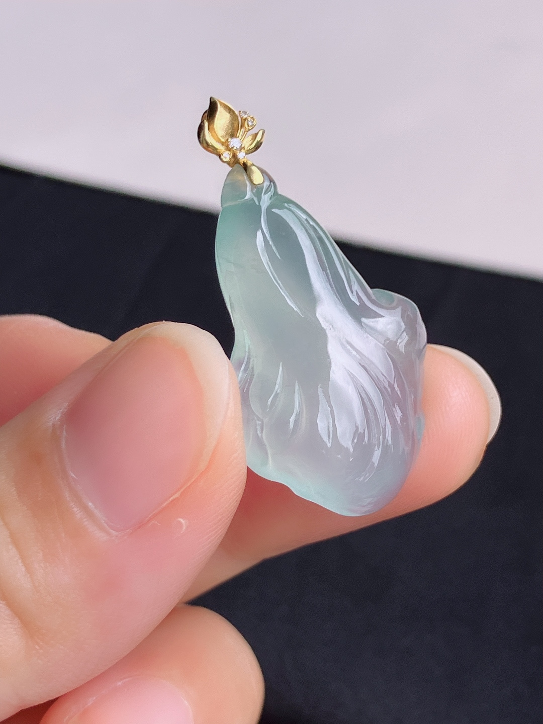底色玉兰花，晶莹剔透，尺寸35/28.6/18/6.5/自然光实拍
