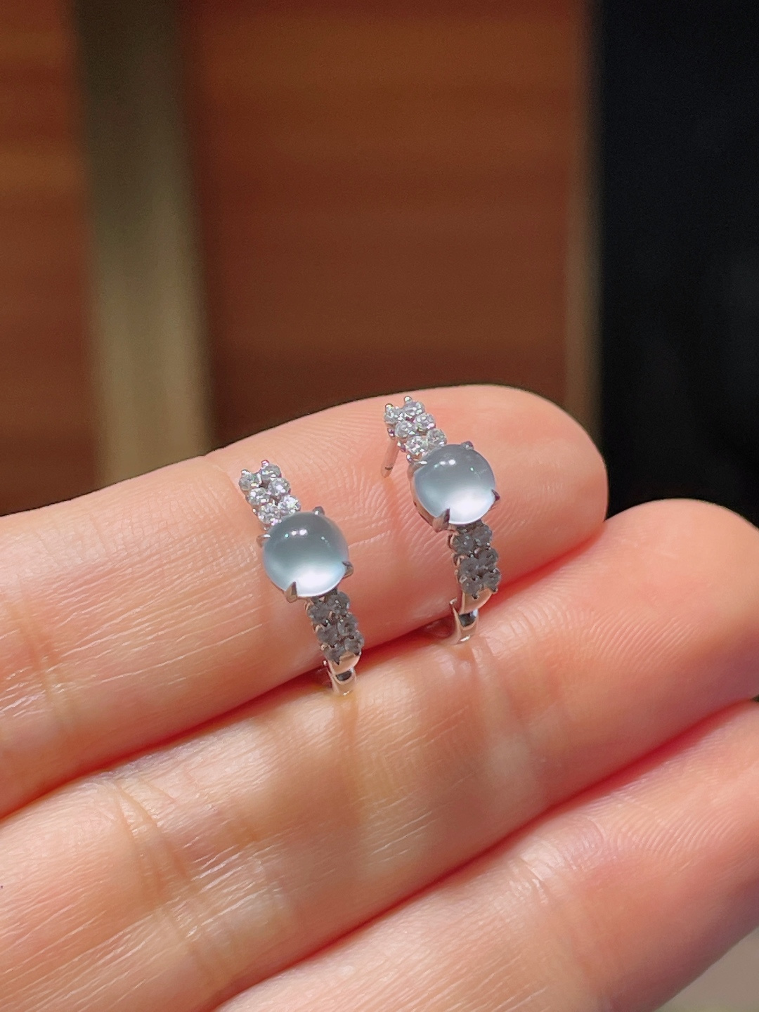 ️老种起光 ，细底通透，尺寸：裸石5/5/3.2mm0704