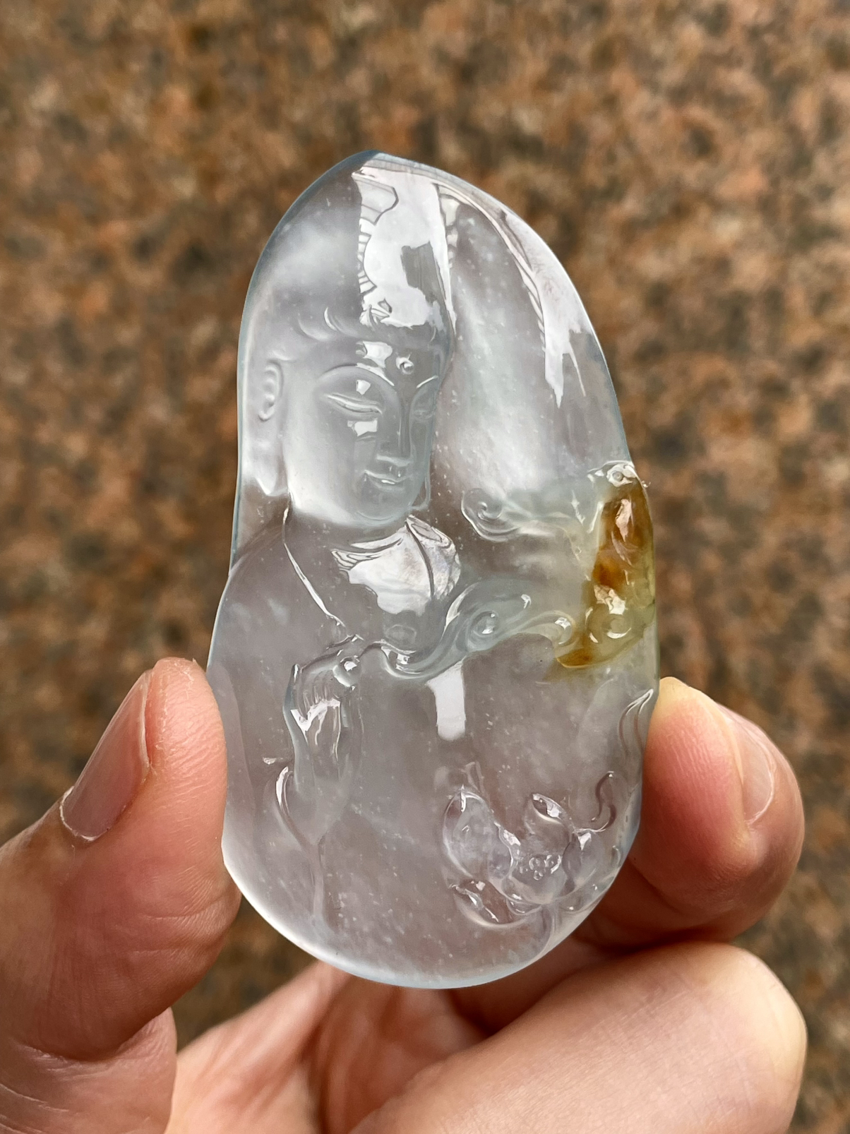 【冰种黄翡观音半身像】老料雪花棉，种水很不错，冰感明显，俏色漂亮，面部纯净，大件厚装，可以收藏的品质