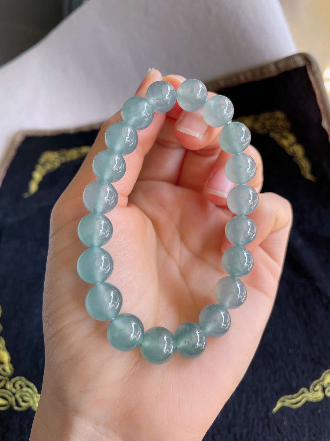 ️天然翡翠A货，冰蓝水手串，尺寸：10mm。【编3776】