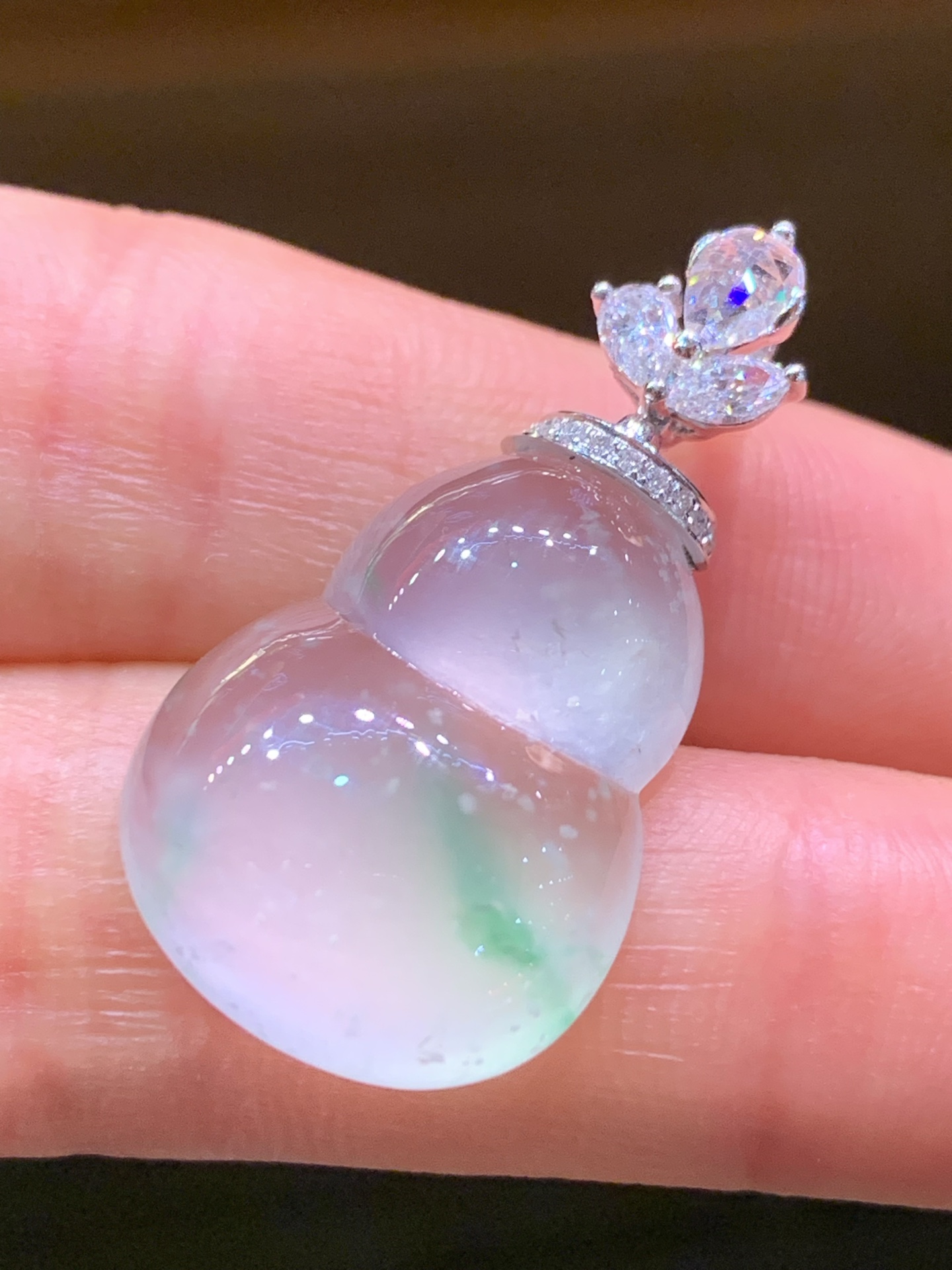 ️ 木纳雪花棉飘绿葫芦吊坠，23.1-17-6.1