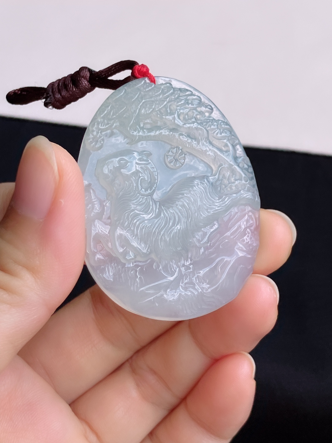 冰透底色生肖羊牌，晶莹剔透，尺寸50.3/39/5.5/自然光实拍