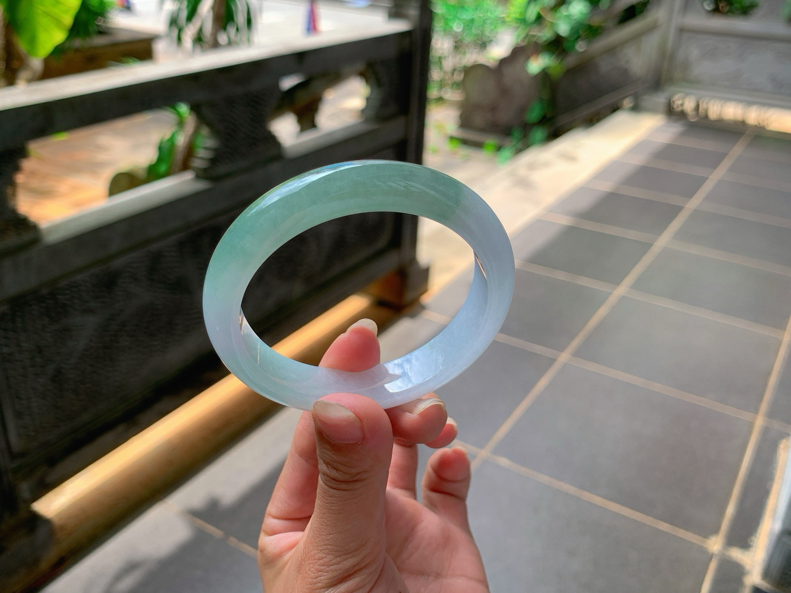 ｜56圈口
冰晴底，底妆带春色，清清雅雅的，温润细腻，