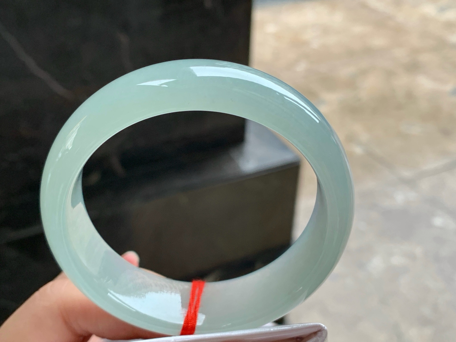58.5-18.3-8.2
冰晴宽版手镯^_^清新冰透