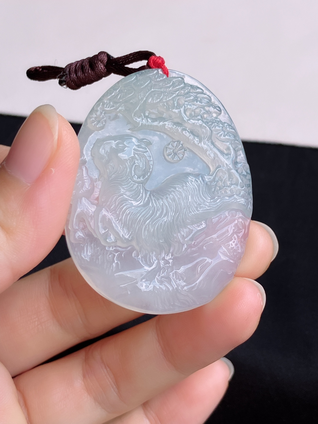 冰透底色生肖羊牌，晶莹剔透，尺寸50.3/39/5.5/自然光实拍