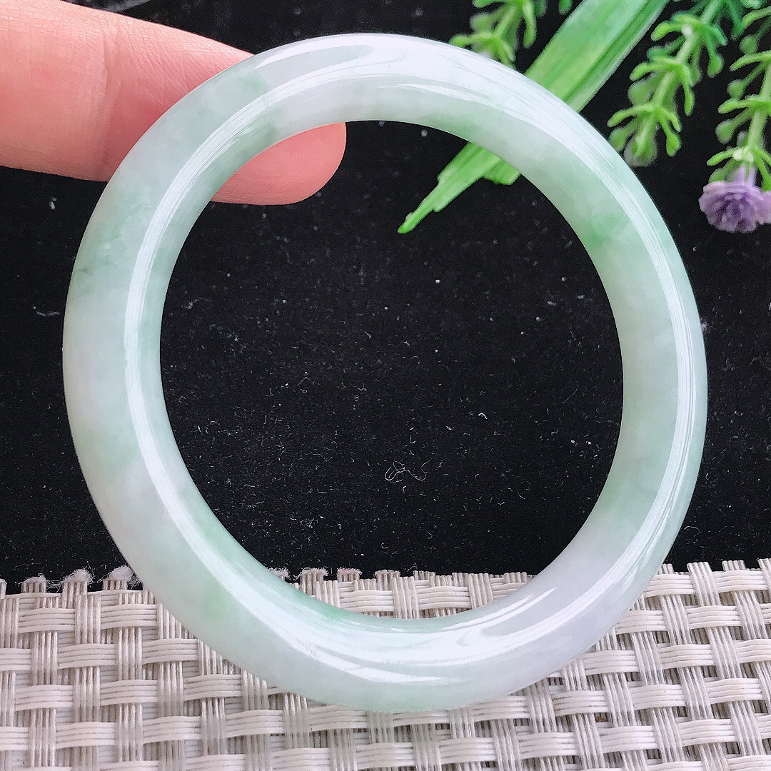 实拍A货翡翠51.5/8.8/9老坑冰润飘花圆条手镯平安镯