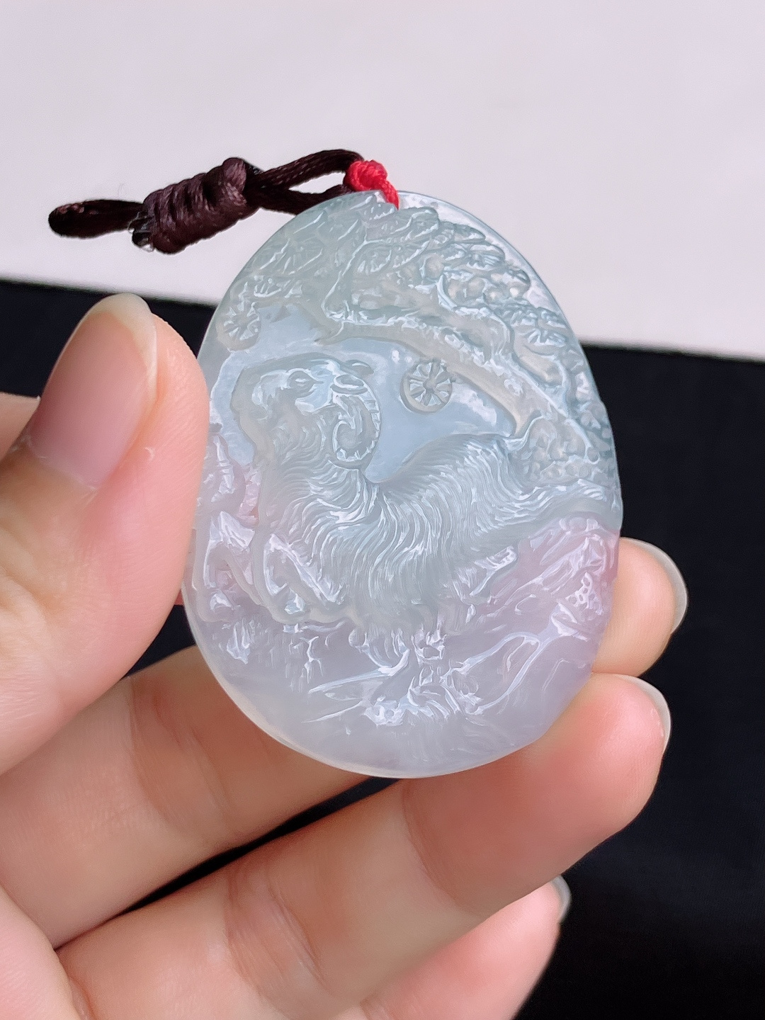冰透底色生肖羊牌，晶莹剔透，尺寸50.3/39/5.5/自然光实拍