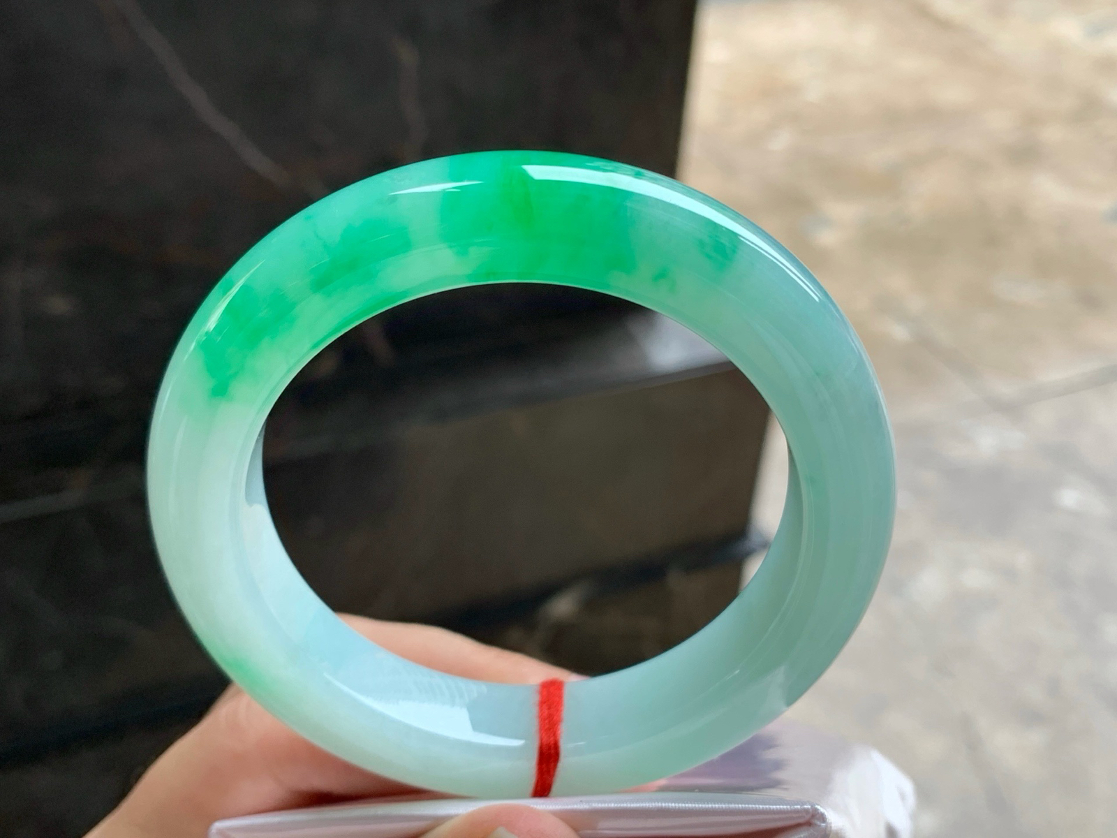 59.5-13.1-11
绿色手镯^_^大圈 细腻