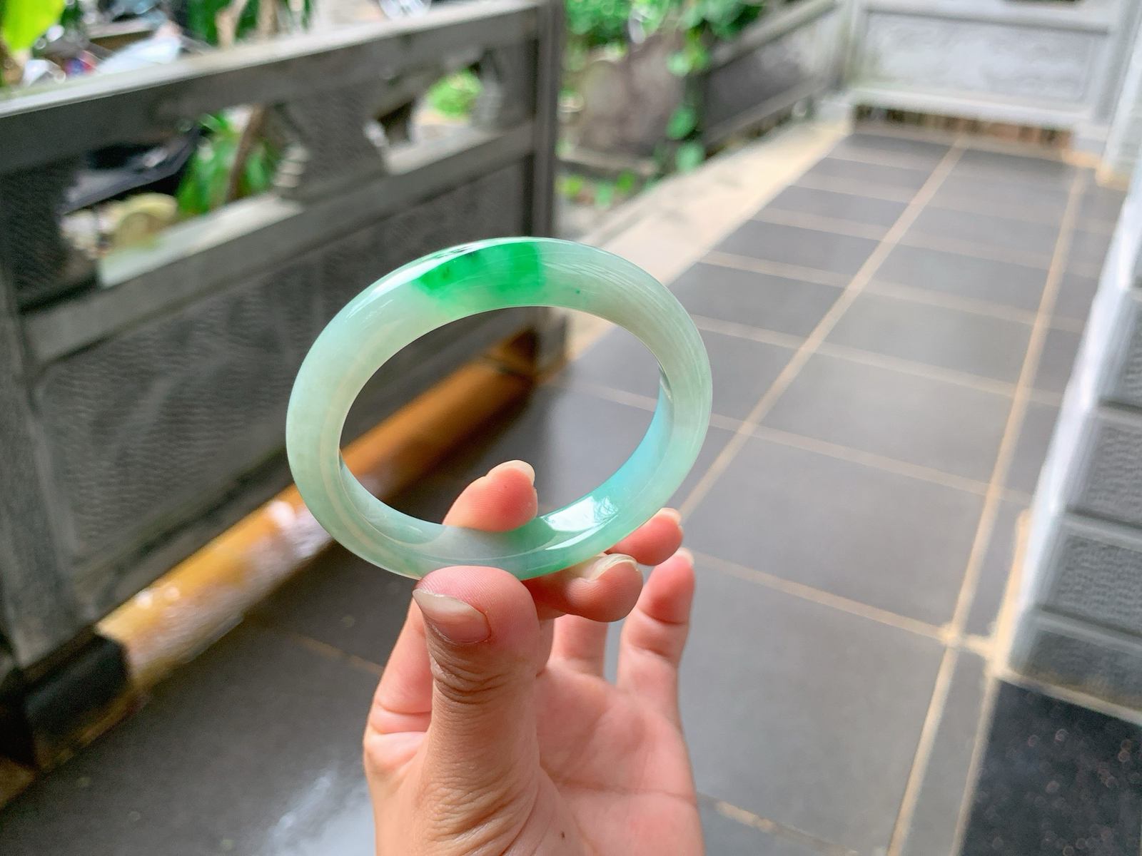 ｜50圈口
白底青，颜色特别的鲜艳抢眼，优雅之气满满的，非常贵气，