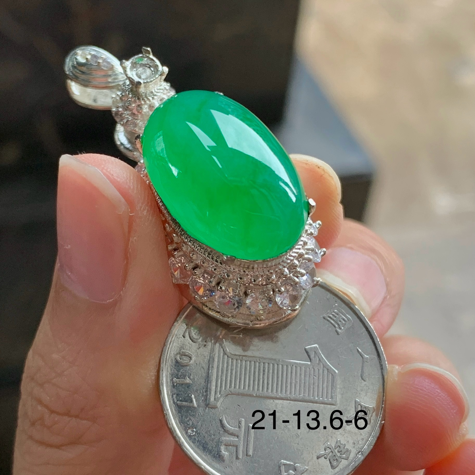 冰绿戒面^_^种色水润 铜托 尺寸21