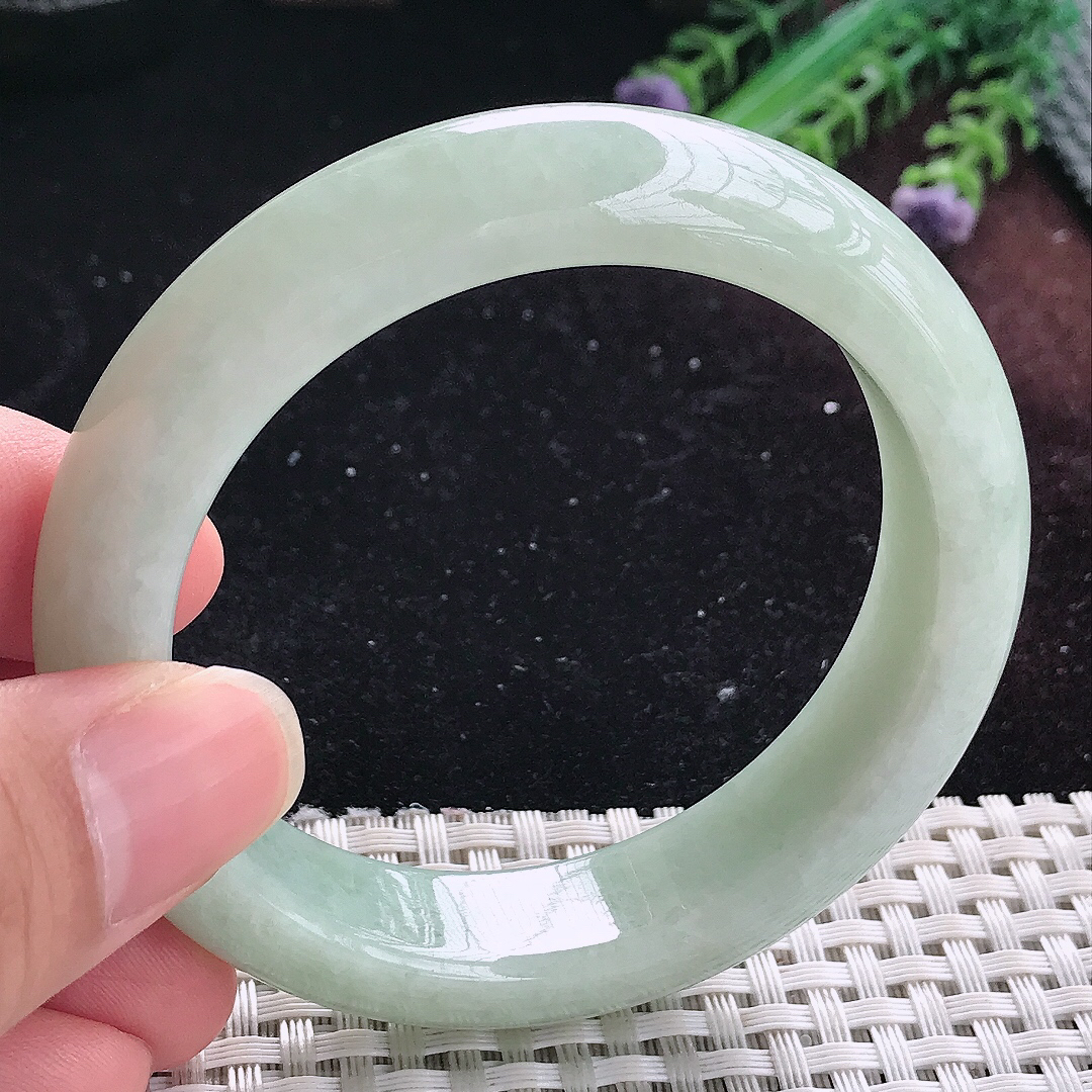 实拍A货翡翠54.5/13.8/8.8老坑冰润晴底浅绿色手镯平安镯平安镯