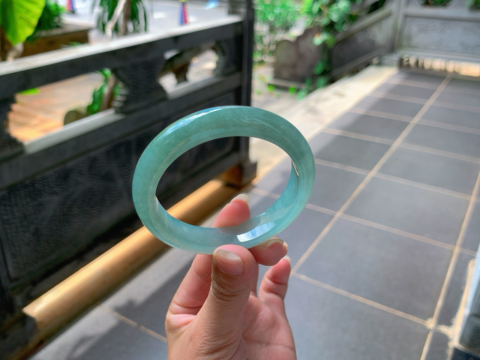 ｜55圈口
冰晴底，像幽静的湖水一般，静谧清和，端庄大气，