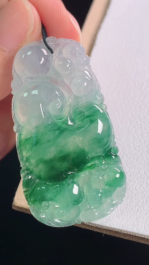 ️冰飘绿如意，无裂，尺寸:43.4-23.2-5.3mm