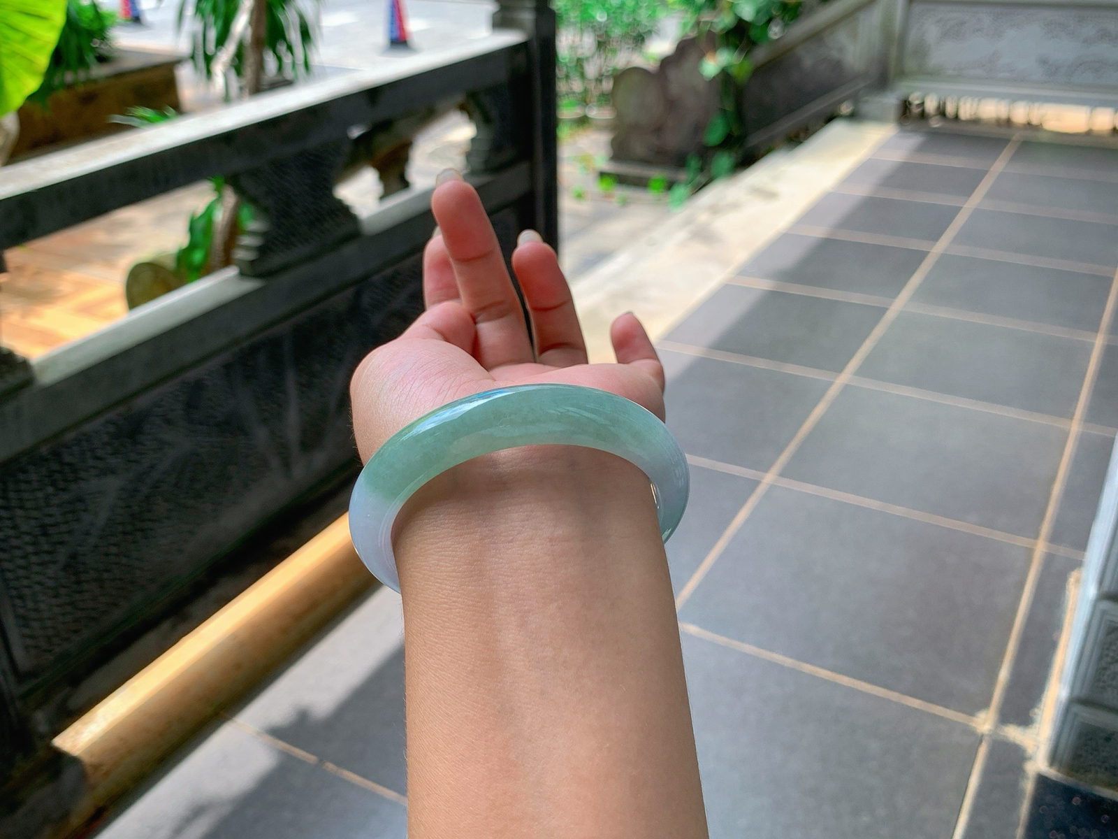 ｜56圈口
冰晴底，底妆带春色，清清雅雅的，温润细腻，