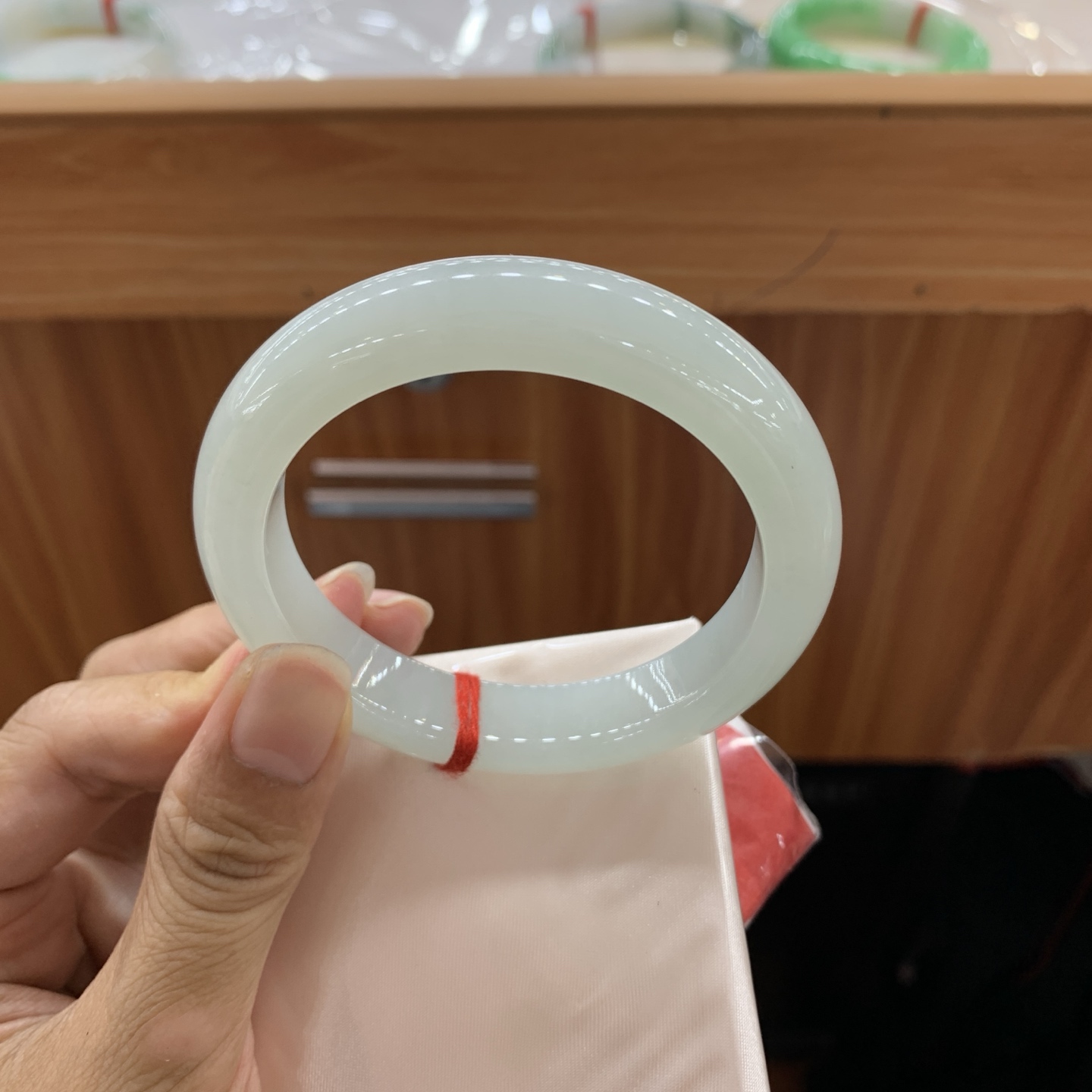 070325MMJ 绿底正圈翡翠手镯 55.7-12.1-9