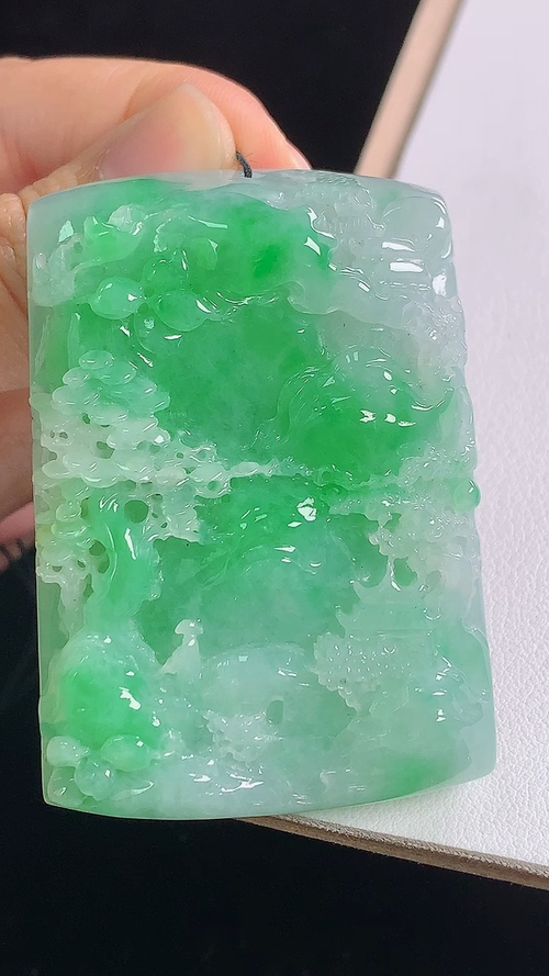 ️阳绿山水牌，无裂，尺寸:55.8-39.5-13.6mm 2