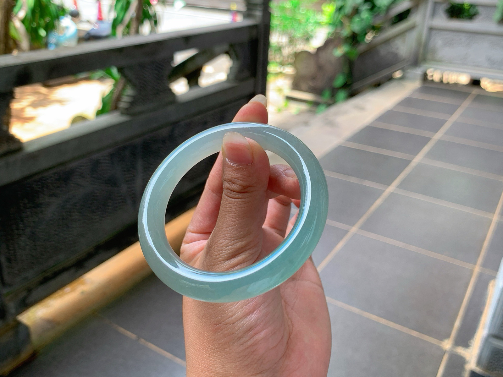 ｜52圈口
晴底福镯，条粗：10.2，底子细腻，冰透温润，有点半山水感觉